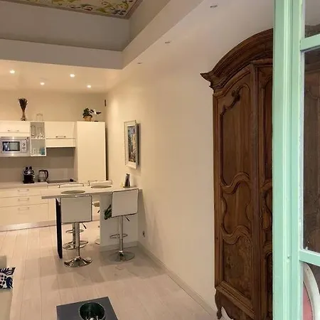 Luxury Apartment In The Heart Of Old Town Nice. Exterior photo